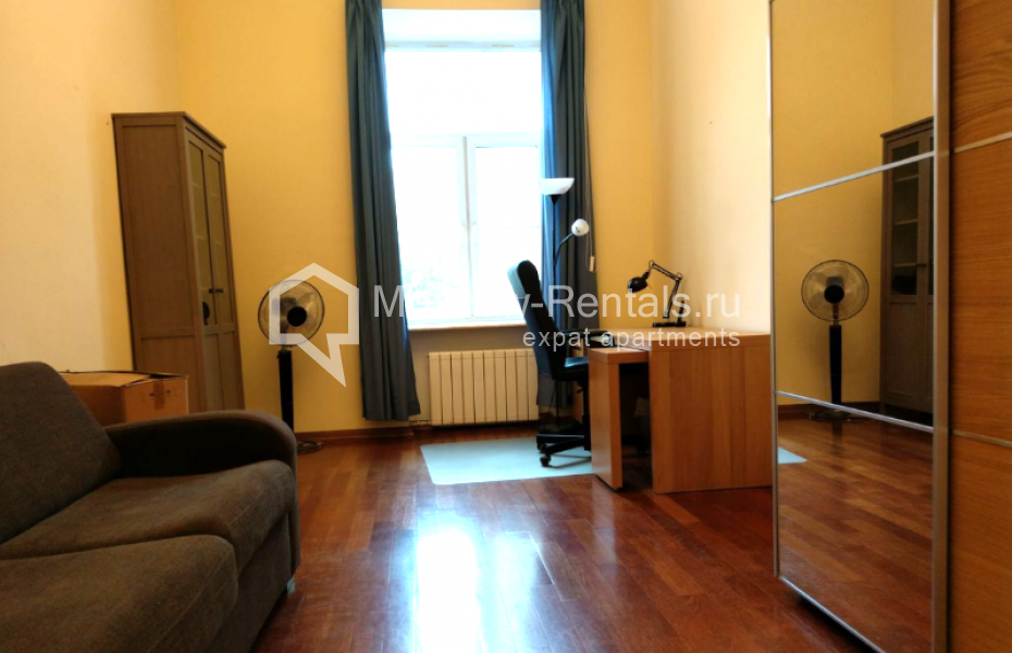 Photo #9 4-room (3 BR) apartment for <a href="http://moscow-rentals.ru/en/articles/long-term-rent" target="_blank">a long-term</a> rent
 in Russia, Moscow, Zhukovskogo str,  2