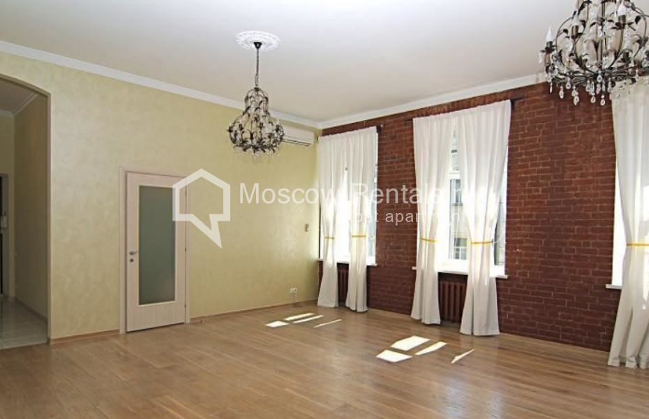 Photo #2 3-room (2 BR) apartment for <a href="http://moscow-rentals.ru/en/articles/long-term-rent" target="_blank">a long-term</a> rent
 in Russia, Moscow, Solyanka str, 1/2 С 2