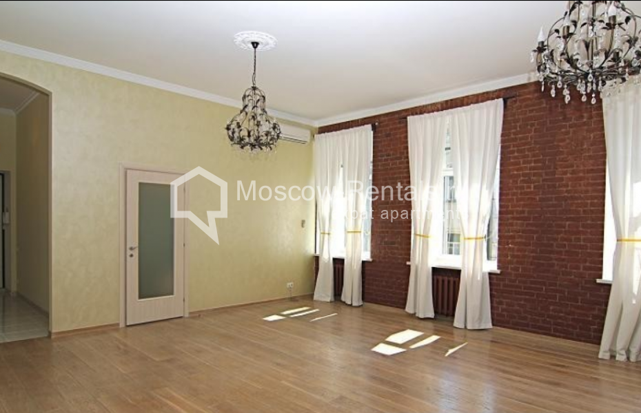 Photo #3 3-room (2 BR) apartment for <a href="http://moscow-rentals.ru/en/articles/long-term-rent" target="_blank">a long-term</a> rent
 in Russia, Moscow, Solyanka str, 1/2 С 2
