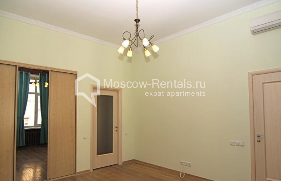 Photo #10 3-room (2 BR) apartment for <a href="http://moscow-rentals.ru/en/articles/long-term-rent" target="_blank">a long-term</a> rent
 in Russia, Moscow, Solyanka str, 1/2 С 2