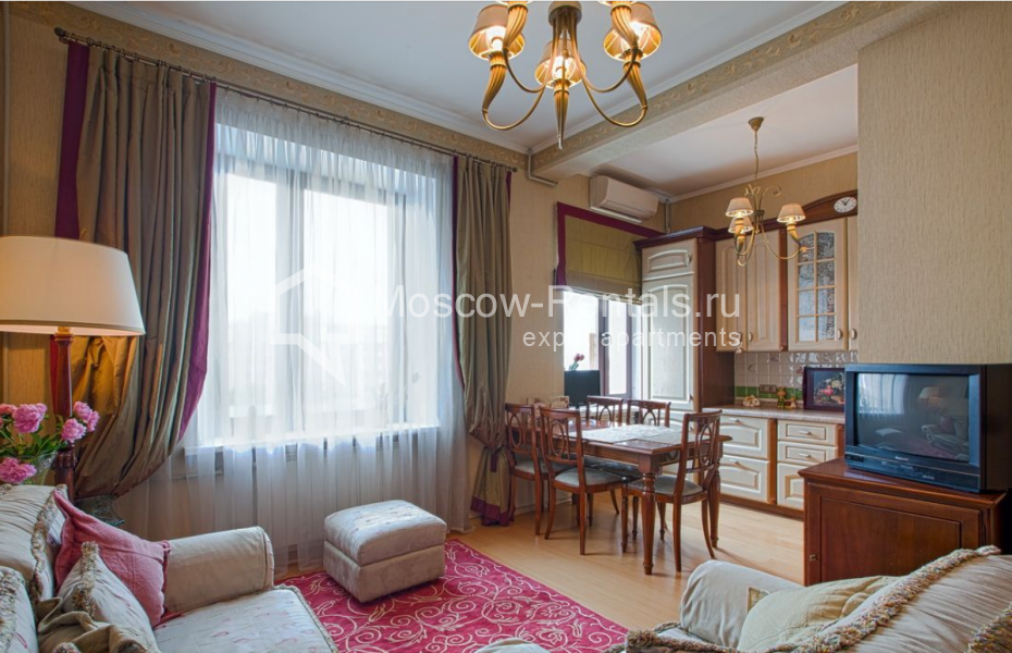 Photo #1 2-room (1 BR) apartment for <a href="http://moscow-rentals.ru/en/articles/long-term-rent" target="_blank">a long-term</a> rent
 in Russia, Moscow, Smolenskaya-Sennaya sq, 27С1