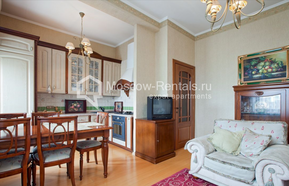 Photo #2 2-room (1 BR) apartment for <a href="http://moscow-rentals.ru/en/articles/long-term-rent" target="_blank">a long-term</a> rent
 in Russia, Moscow, Smolenskaya-Sennaya sq, 27С1