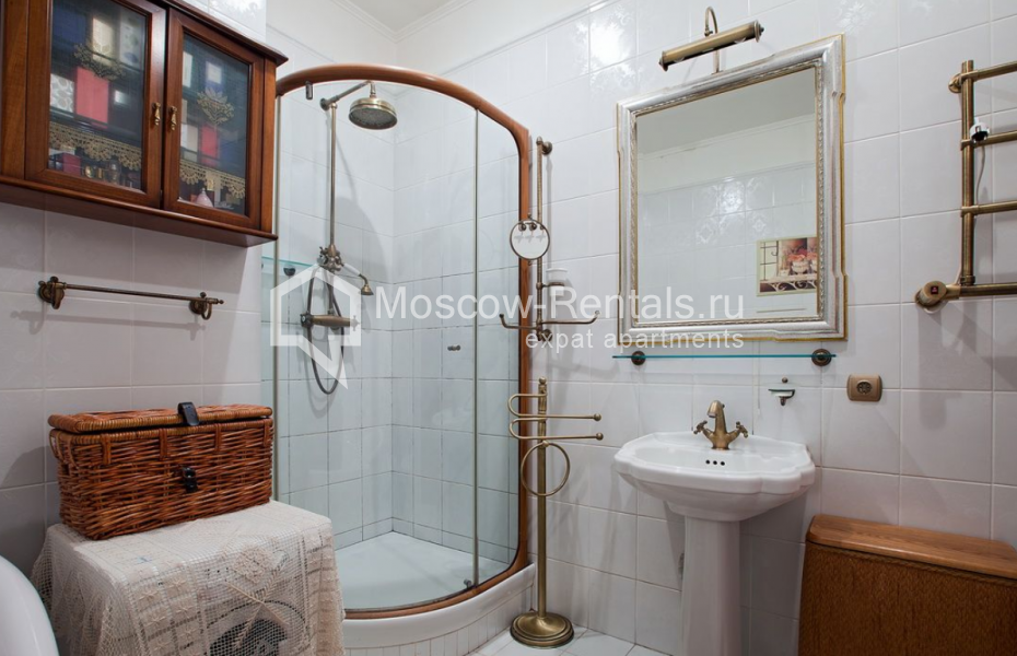Photo #12 2-room (1 BR) apartment for <a href="http://moscow-rentals.ru/en/articles/long-term-rent" target="_blank">a long-term</a> rent
 in Russia, Moscow, Smolenskaya-Sennaya sq, 27С1