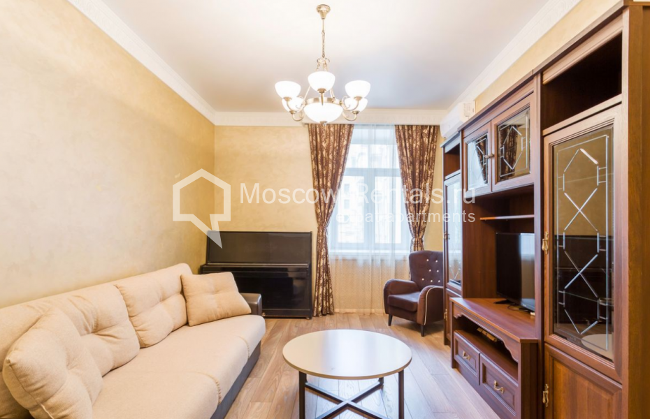 Photo #1 2-room (1 BR) apartment for <a href="http://moscow-rentals.ru/en/articles/long-term-rent" target="_blank">a long-term</a> rent
 in Russia, Moscow, 1st Brestskaya str, 33 С 2