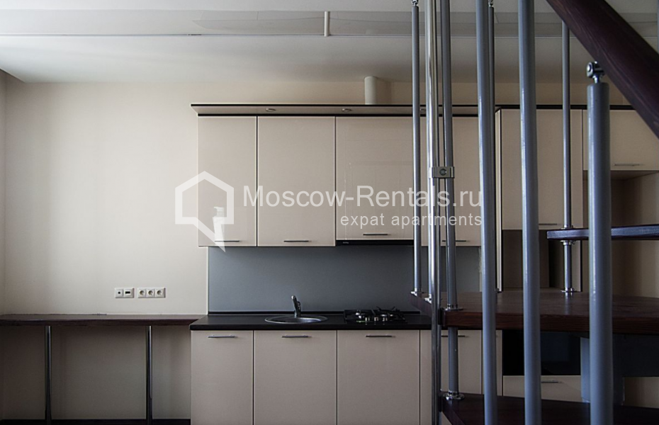 Photo #1 2-room (1 BR) apartment for <a href="http://moscow-rentals.ru/en/articles/long-term-rent" target="_blank">a long-term</a> rent
 in Russia, Moscow, Chistoprudnyi blv, 15С1