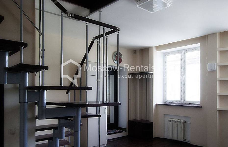 Photo #4 2-room (1 BR) apartment for <a href="http://moscow-rentals.ru/en/articles/long-term-rent" target="_blank">a long-term</a> rent
 in Russia, Moscow, Chistoprudnyi blv, 15С1