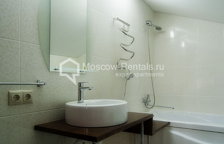 Photo #10 2-room (1 BR) apartment for <a href="http://moscow-rentals.ru/en/articles/long-term-rent" target="_blank">a long-term</a> rent
 in Russia, Moscow, Chistoprudnyi blv, 15С1