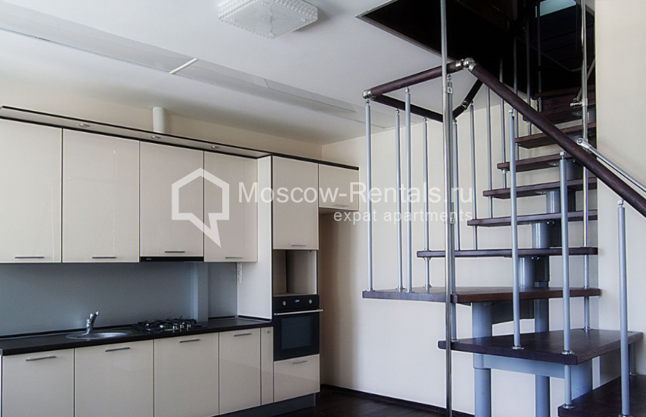 Photo #2 2-room (1 BR) apartment for <a href="http://moscow-rentals.ru/en/articles/long-term-rent" target="_blank">a long-term</a> rent
 in Russia, Moscow, Chistoprudnyi blv, 15С1