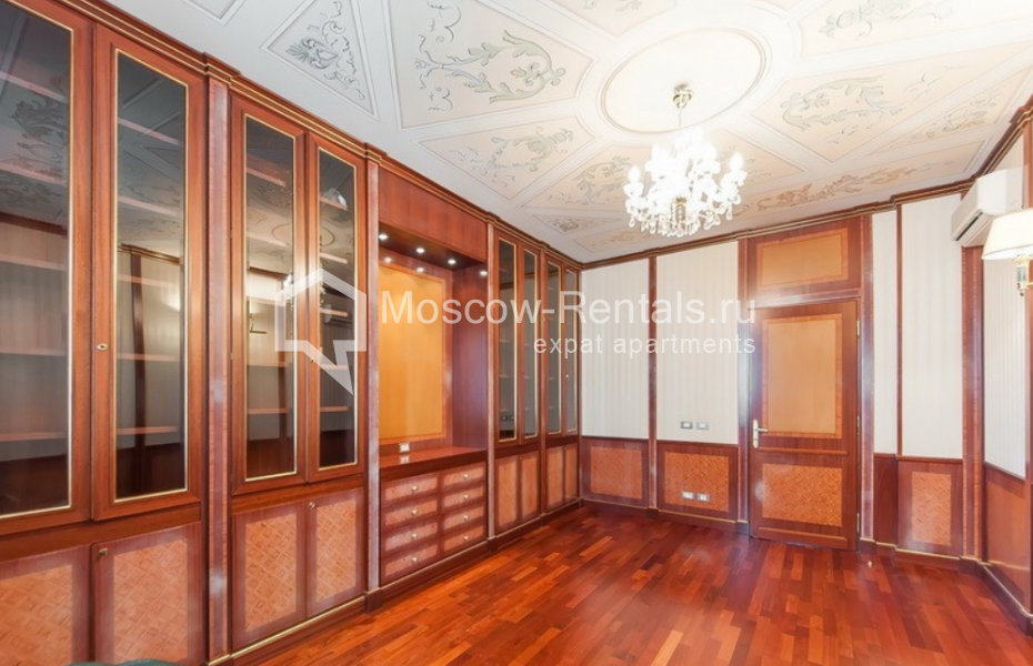 Photo #11 5-room (4 BR) apartment for <a href="http://moscow-rentals.ru/en/articles/long-term-rent" target="_blank">a long-term</a> rent
 in Russia, Moscow, Ostozhenka str, 25