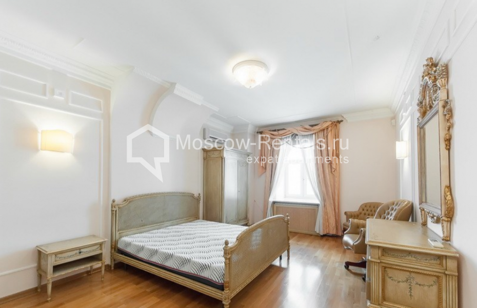 Photo #19 5-room (4 BR) apartment for <a href="http://moscow-rentals.ru/en/articles/long-term-rent" target="_blank">a long-term</a> rent
 in Russia, Moscow, Ostozhenka str, 25