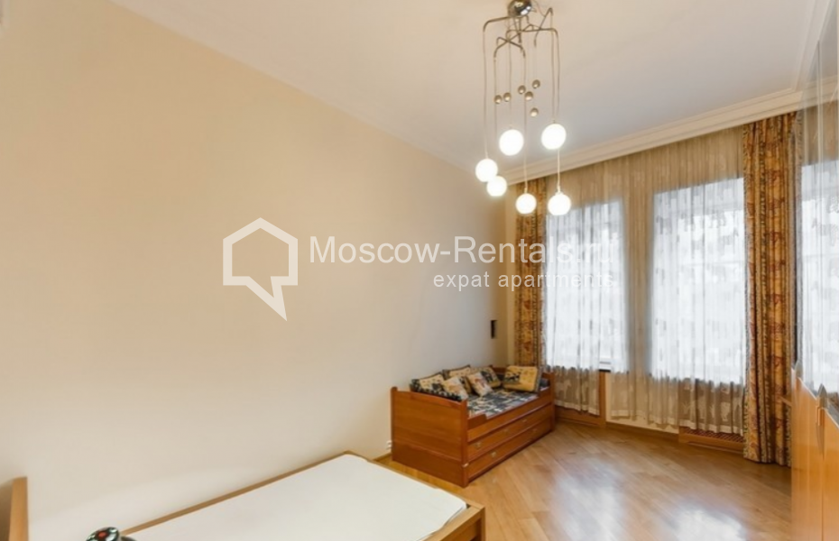 Photo #12 5-room (4 BR) apartment for <a href="http://moscow-rentals.ru/en/articles/long-term-rent" target="_blank">a long-term</a> rent
 in Russia, Moscow, Bolshoi Kharitonievsky lane, 14