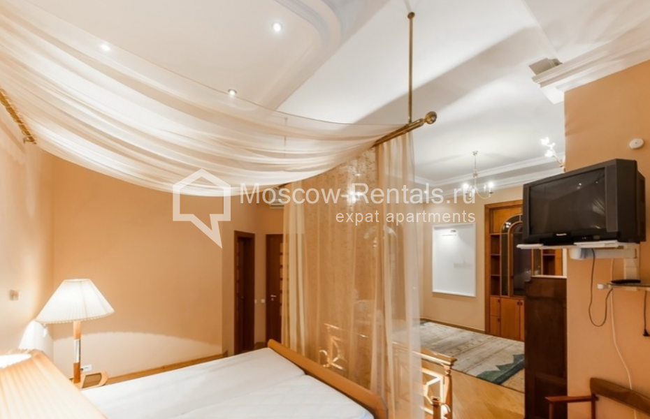 Photo #18 5-room (4 BR) apartment for <a href="http://moscow-rentals.ru/en/articles/long-term-rent" target="_blank">a long-term</a> rent
 in Russia, Moscow, Bolshoi Kharitonievsky lane, 14