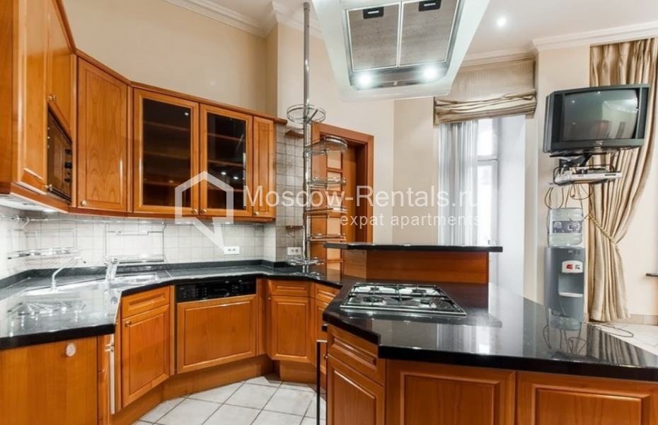 Photo #36 5-room (4 BR) apartment for <a href="http://moscow-rentals.ru/en/articles/long-term-rent" target="_blank">a long-term</a> rent
 in Russia, Moscow, Bolshoi Kharitonievsky lane, 14