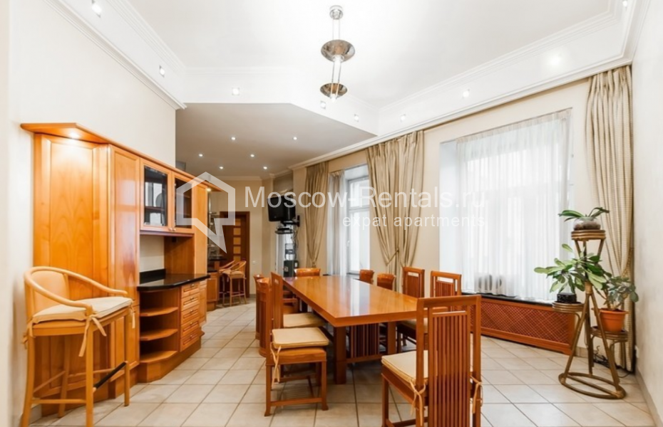 Photo #41 5-room (4 BR) apartment for <a href="http://moscow-rentals.ru/en/articles/long-term-rent" target="_blank">a long-term</a> rent
 in Russia, Moscow, Bolshoi Kharitonievsky lane, 14