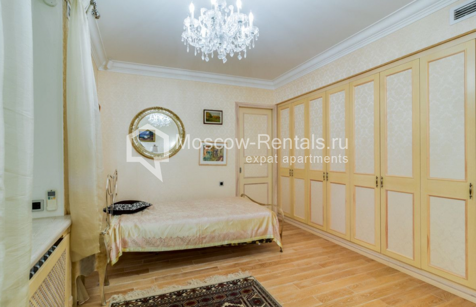 Photo #9 4-room (3 BR) apartment for <a href="http://moscow-rentals.ru/en/articles/long-term-rent" target="_blank">a long-term</a> rent
 in Russia, Moscow, Sadovaya-Kudrinskaya str, 8-10-12