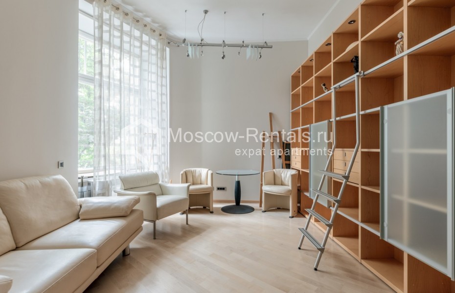 Photo #8 4-room (3 BR) apartment for <a href="http://moscow-rentals.ru/en/articles/long-term-rent" target="_blank">a long-term</a> rent
 in Russia, Moscow, Brusov lane, 1Б С 1