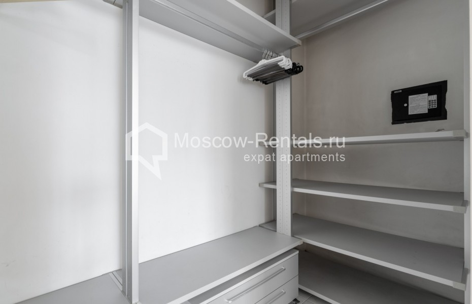 Photo #13 4-room (3 BR) apartment for <a href="http://moscow-rentals.ru/en/articles/long-term-rent" target="_blank">a long-term</a> rent
 in Russia, Moscow, Brusov lane, 1Б С 1
