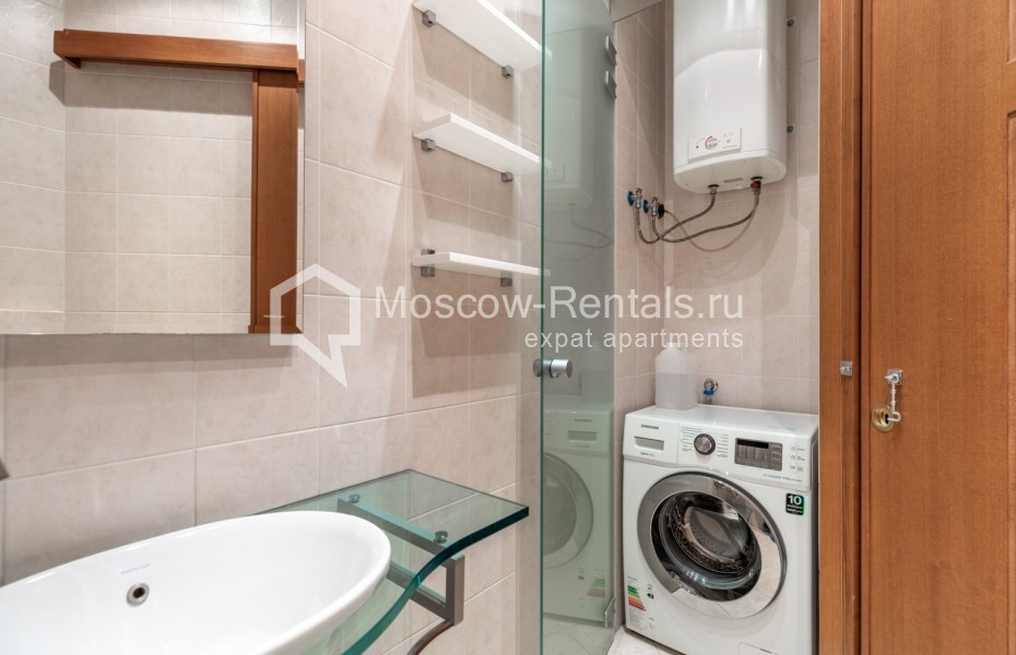 Photo #16 4-room (3 BR) apartment for <a href="http://moscow-rentals.ru/en/articles/long-term-rent" target="_blank">a long-term</a> rent
 in Russia, Moscow, Brusov lane, 1Б С 1