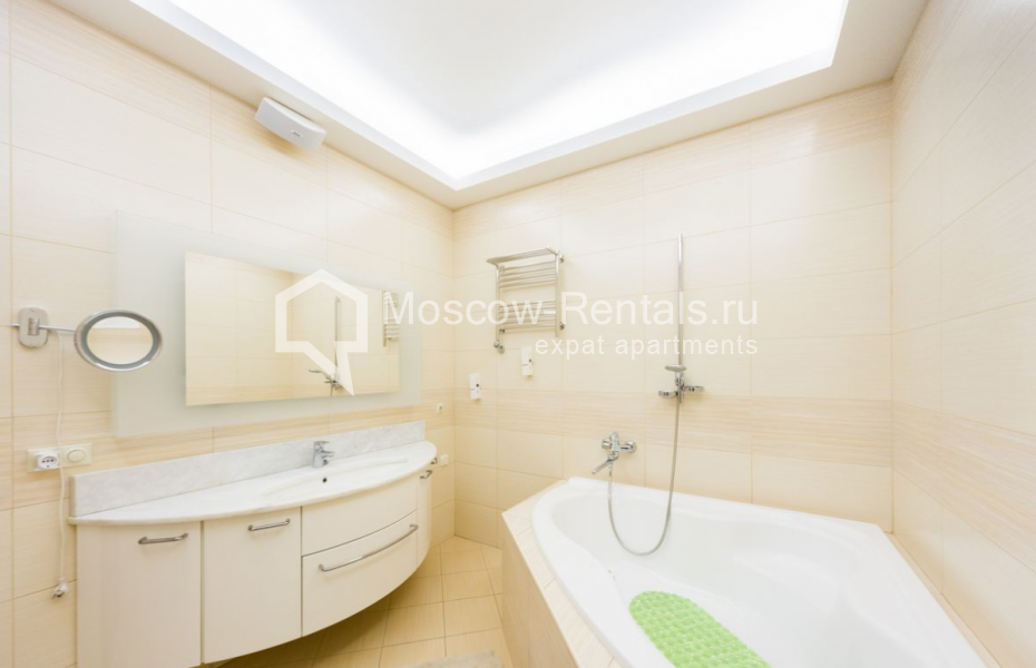 Photo #8 3-room (2 BR) apartment for <a href="http://moscow-rentals.ru/en/articles/long-term-rent" target="_blank">a long-term</a> rent
 in Russia, Moscow, Troitskaya str,  5