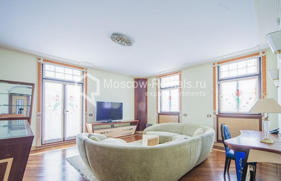 Photo #5 4-room (3 BR) apartment for <a href="http://moscow-rentals.ru/en/articles/long-term-rent" target="_blank">a long-term</a> rent
 in Russia, Moscow, Staromonetnyi lane, 18