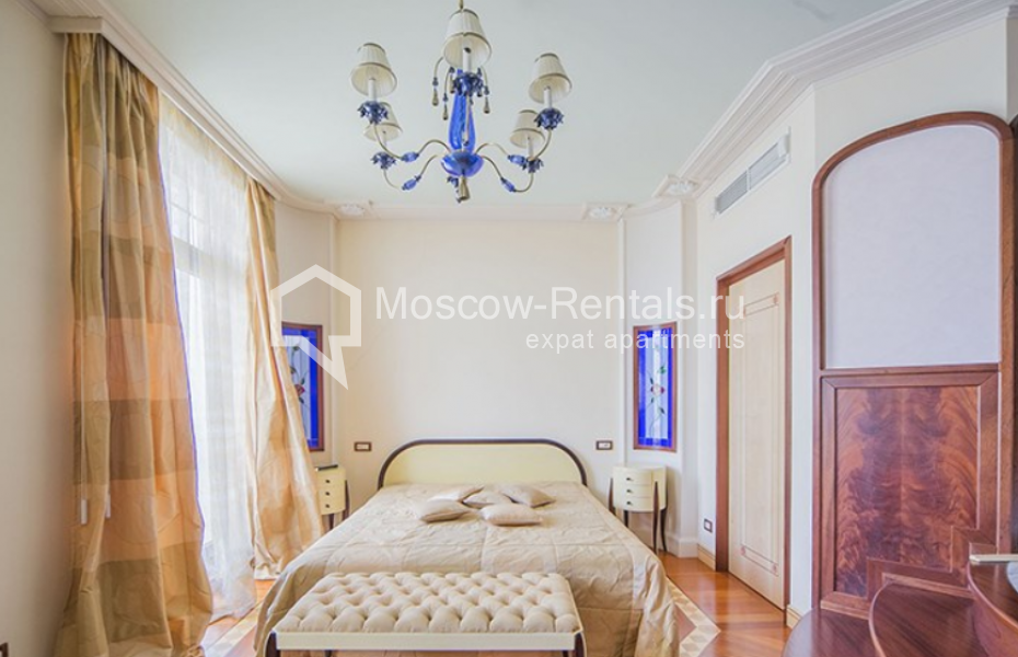Photo #10 4-room (3 BR) apartment for <a href="http://moscow-rentals.ru/en/articles/long-term-rent" target="_blank">a long-term</a> rent
 in Russia, Moscow, Staromonetnyi lane, 18