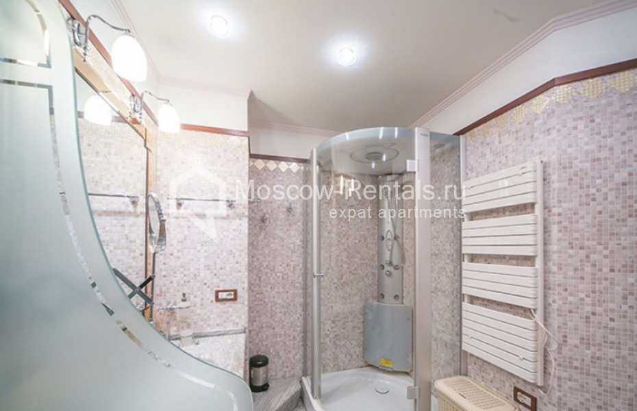 Photo #15 4-room (3 BR) apartment for <a href="http://moscow-rentals.ru/en/articles/long-term-rent" target="_blank">a long-term</a> rent
 in Russia, Moscow, Staromonetnyi lane, 18
