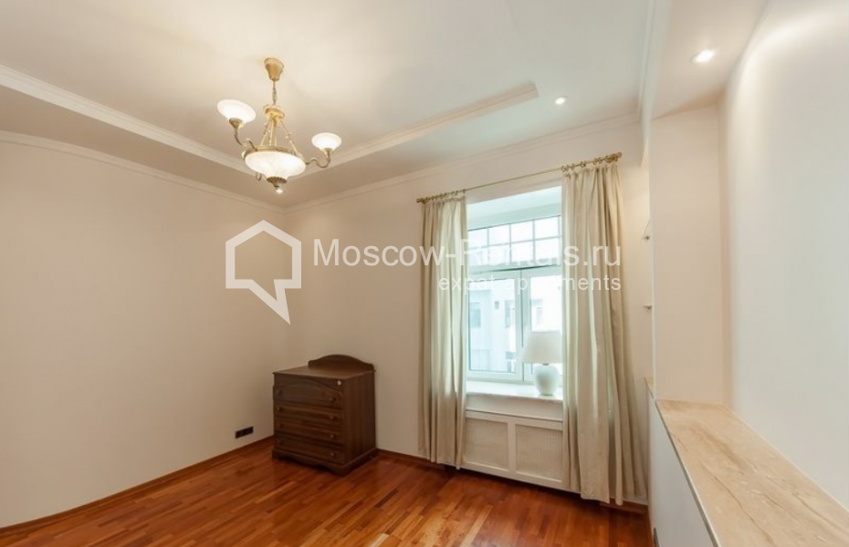 Photo #9 4-room (3 BR) apartment for <a href="http://moscow-rentals.ru/en/articles/long-term-rent" target="_blank">a long-term</a> rent
 in Russia, Moscow, Malaya Ordynka str, 3