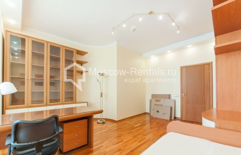 Photo #13 4-room (3 BR) apartment for <a href="http://moscow-rentals.ru/en/articles/long-term-rent" target="_blank">a long-term</a> rent
 in Russia, Moscow, Malaya Ordynka str, 3