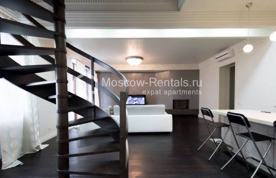 Photo #4 4-room (3 BR) apartment for <a href="http://moscow-rentals.ru/en/articles/long-term-rent" target="_blank">a long-term</a> rent
 in Russia, Moscow, 1st Goncharnyi lane, 7