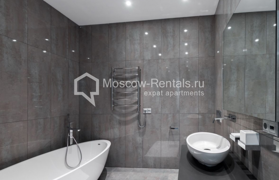 Photo #10 3-room (2 BR) apartment for <a href="http://moscow-rentals.ru/en/articles/long-term-rent" target="_blank">a long-term</a> rent
 in Russia, Moscow, Kazarmennyi lane, 3