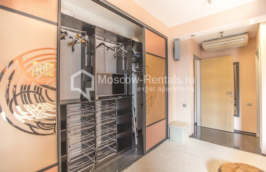 Photo #10 3-room (2 BR) apartment for <a href="http://moscow-rentals.ru/en/articles/long-term-rent" target="_blank">a long-term</a> rent
 in Russia, Moscow, Strastnoi blv, 10 к 1