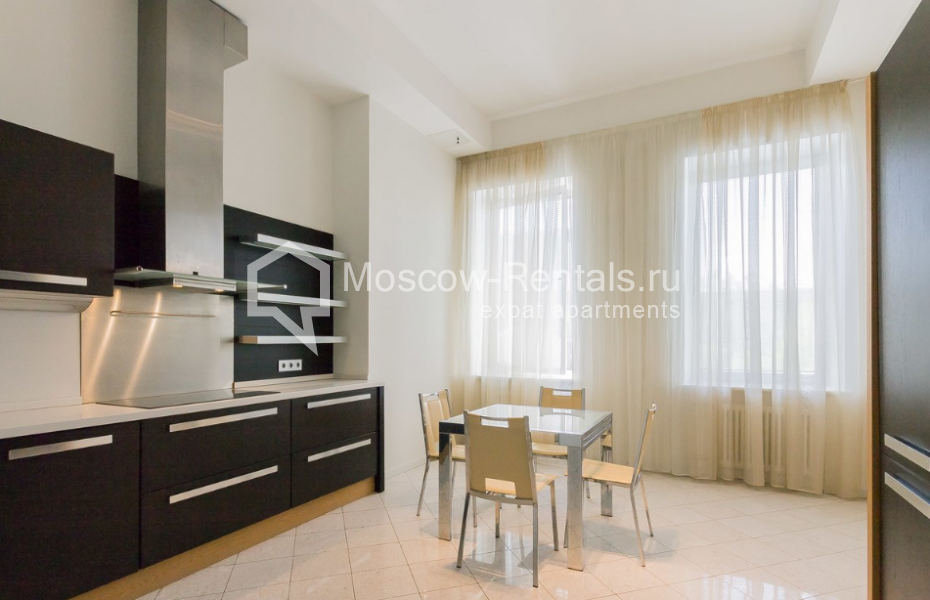 Photo #2 3-room (2 BR) apartment for <a href="http://moscow-rentals.ru/en/articles/long-term-rent" target="_blank">a long-term</a> rent
 in Russia, Moscow, Tverskaya str, 9