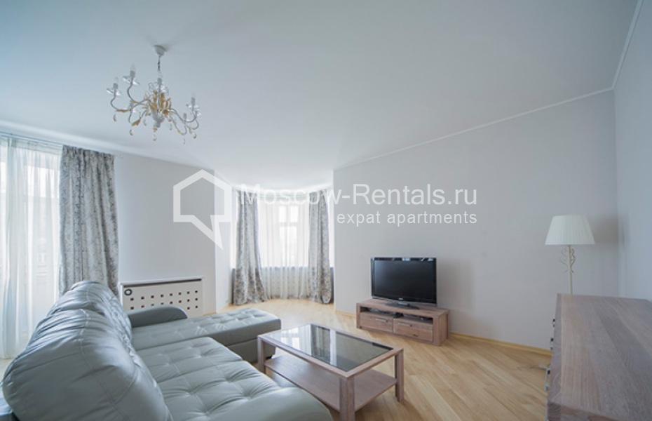 Photo #1 3-room (2 BR) apartment for <a href="http://moscow-rentals.ru/en/articles/long-term-rent" target="_blank">a long-term</a> rent
 in Russia, Moscow, 1st Kolobovsky lane, 18
