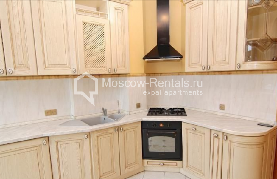 Photo #2 3-room (2 BR) apartment for <a href="http://moscow-rentals.ru/en/articles/long-term-rent" target="_blank">a long-term</a> rent
 in Russia, Moscow, Myasnitskaya str, 40 А