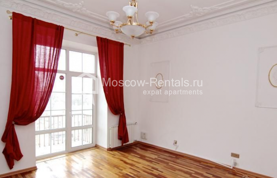 Photo #5 3-room (2 BR) apartment for <a href="http://moscow-rentals.ru/en/articles/long-term-rent" target="_blank">a long-term</a> rent
 in Russia, Moscow, Myasnitskaya str, 40 А