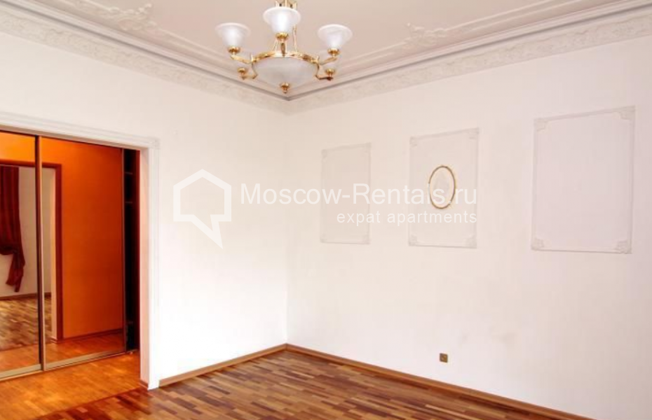 Photo #6 3-room (2 BR) apartment for <a href="http://moscow-rentals.ru/en/articles/long-term-rent" target="_blank">a long-term</a> rent
 in Russia, Moscow, Myasnitskaya str, 40 А
