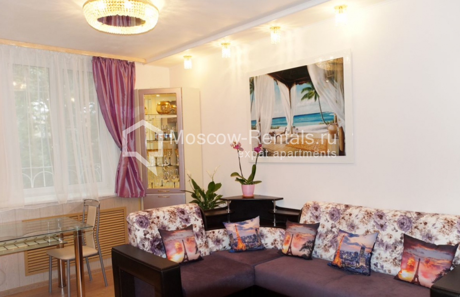 Photo #1 3-room (2 BR) apartment for <a href="http://moscow-rentals.ru/en/articles/long-term-rent" target="_blank">a long-term</a> rent
 in Russia, Moscow, Chistoprudnyi blv, 12 К 2