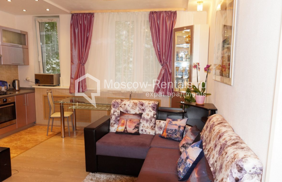 Photo #3 3-room (2 BR) apartment for <a href="http://moscow-rentals.ru/en/articles/long-term-rent" target="_blank">a long-term</a> rent
 in Russia, Moscow, Chistoprudnyi blv, 12 К 2