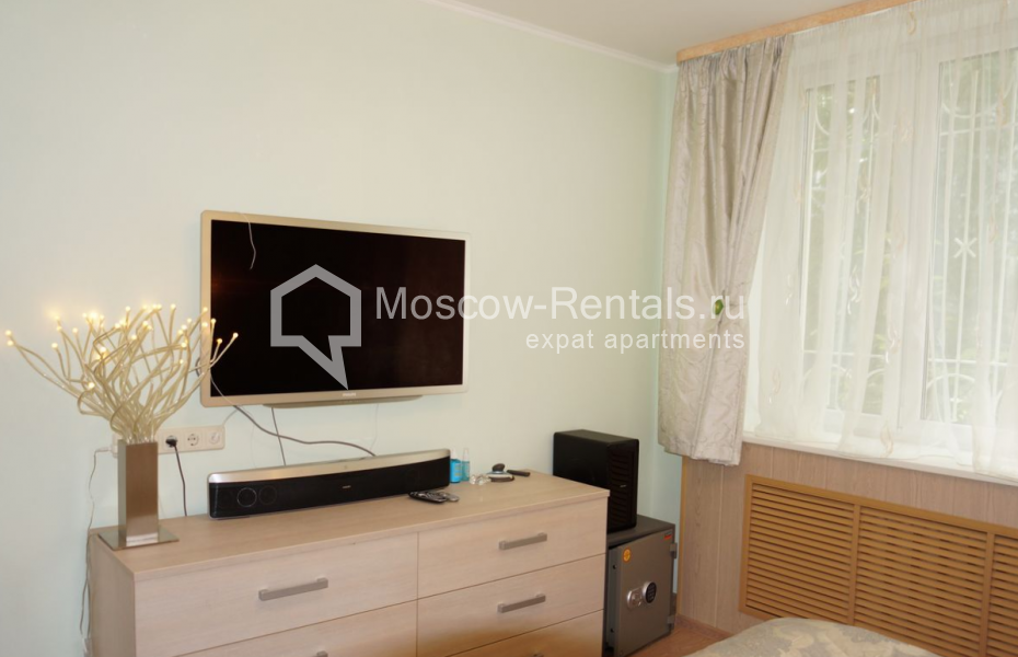Photo #13 3-room (2 BR) apartment for <a href="http://moscow-rentals.ru/en/articles/long-term-rent" target="_blank">a long-term</a> rent
 in Russia, Moscow, Chistoprudnyi blv, 12 К 2