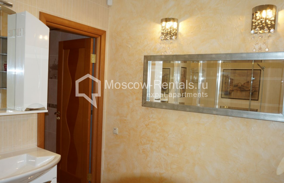 Photo #11 3-room (2 BR) apartment for <a href="http://moscow-rentals.ru/en/articles/long-term-rent" target="_blank">a long-term</a> rent
 in Russia, Moscow, Chistoprudnyi blv, 12 К 2