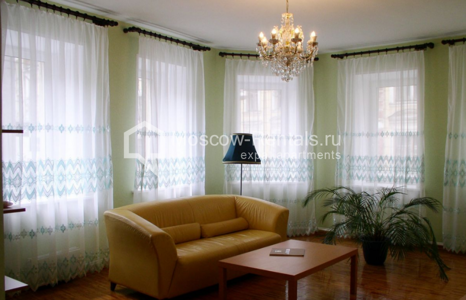 Photo #1 3-room (2 BR) apartment for <a href="http://moscow-rentals.ru/en/articles/long-term-rent" target="_blank">a long-term</a> rent
 in Russia, Moscow, Trubnaya str, 22/1