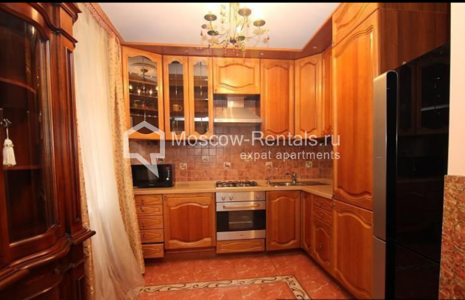 Photo #3 3-room (2 BR) apartment for <a href="http://moscow-rentals.ru/en/articles/long-term-rent" target="_blank">a long-term</a> rent
 in Russia, Moscow, Khomutovsky tup, 4к2