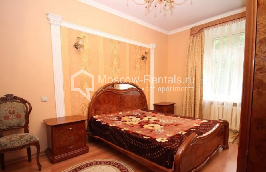 Photo #5 3-room (2 BR) apartment for <a href="http://moscow-rentals.ru/en/articles/long-term-rent" target="_blank">a long-term</a> rent
 in Russia, Moscow, Khomutovsky tup, 4к2