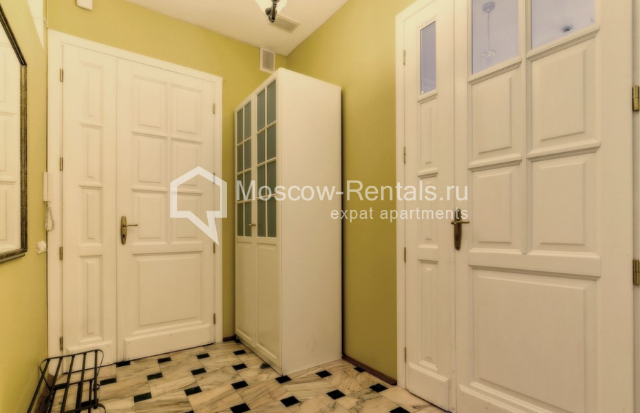 Photo #10 3-room (2 BR) apartment for <a href="http://moscow-rentals.ru/en/articles/long-term-rent" target="_blank">a long-term</a> rent
 in Russia, Moscow, Malaya Ordynka, 36