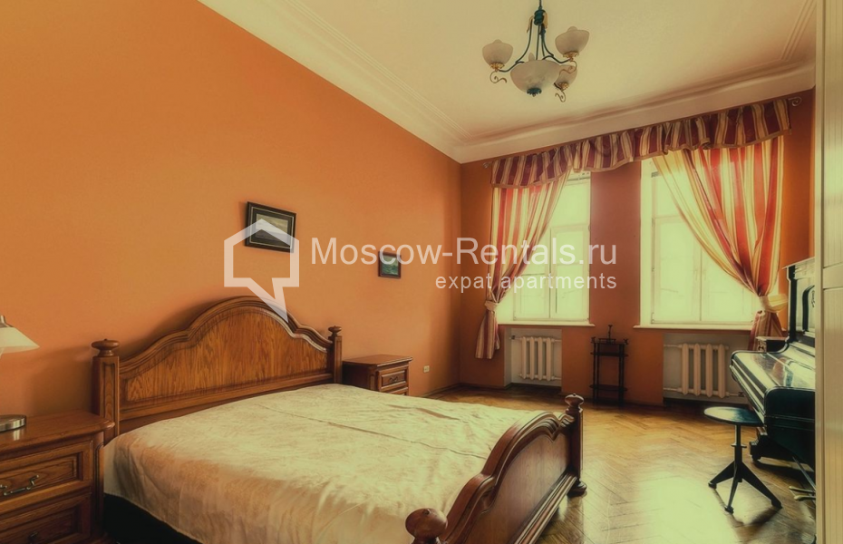 Photo #14 3-room (2 BR) apartment for <a href="http://moscow-rentals.ru/en/articles/long-term-rent" target="_blank">a long-term</a> rent
 in Russia, Moscow, Malaya Ordynka, 36