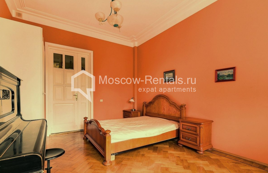 Photo #15 3-room (2 BR) apartment for <a href="http://moscow-rentals.ru/en/articles/long-term-rent" target="_blank">a long-term</a> rent
 in Russia, Moscow, Malaya Ordynka, 36
