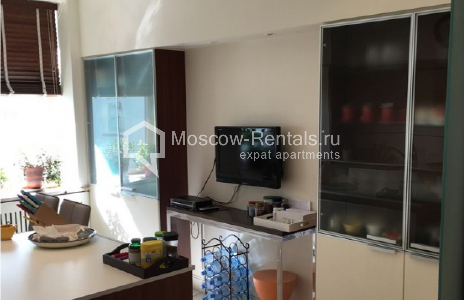 Photo #3 5-room (4 BR) apartment for <a href="http://moscow-rentals.ru/en/articles/long-term-rent" target="_blank">a long-term</a> rent
 in Russia, Moscow, Trubnikovsky lane, 13С1