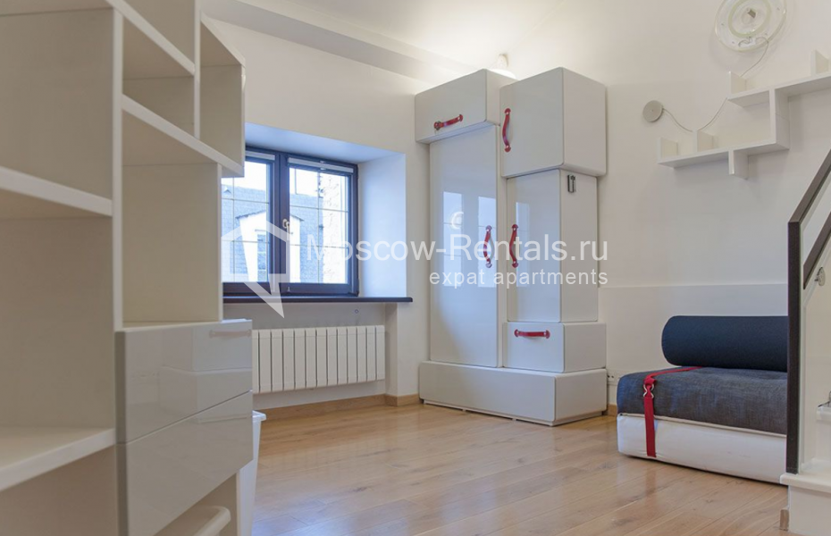 Photo #10 4-room (3 BR) apartment for <a href="http://moscow-rentals.ru/en/articles/long-term-rent" target="_blank">a long-term</a> rent
 in Russia, Moscow, Brusov lane, 2/14 С 4