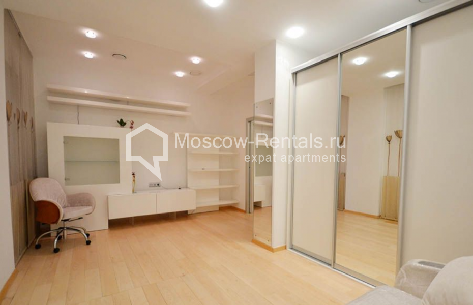 Photo #18 5-room (4 BR) apartment for <a href="http://moscow-rentals.ru/en/articles/long-term-rent" target="_blank">a long-term</a> rent
 in Russia, Moscow, Merzlyakovsky lane, 13