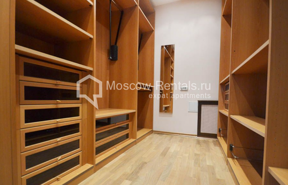 Photo #19 5-room (4 BR) apartment for <a href="http://moscow-rentals.ru/en/articles/long-term-rent" target="_blank">a long-term</a> rent
 in Russia, Moscow, Merzlyakovsky lane, 13